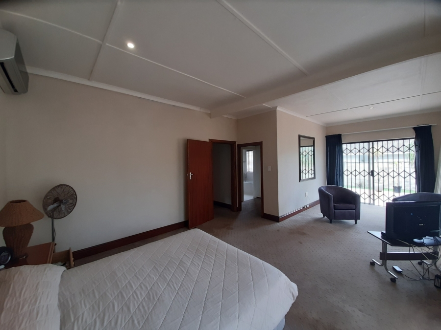 5 Bedroom Property for Sale in Nahoon Valley Park Eastern Cape